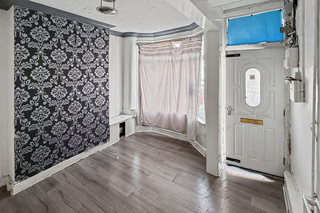 Property photo 3 of 9 21 Talbot Street, Middlesbrough, Ts1 3Ep