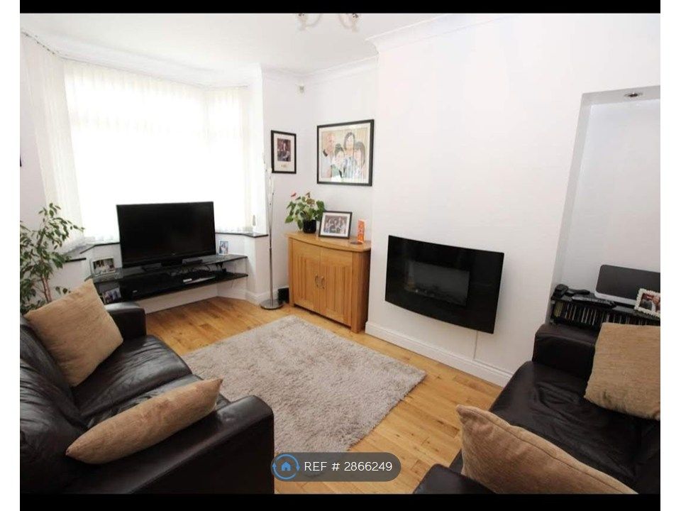 Property photo 2 of 11