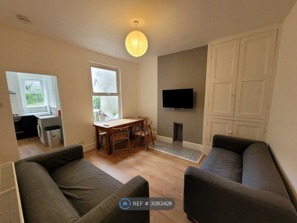 Property photo 2 of 14 Living Room