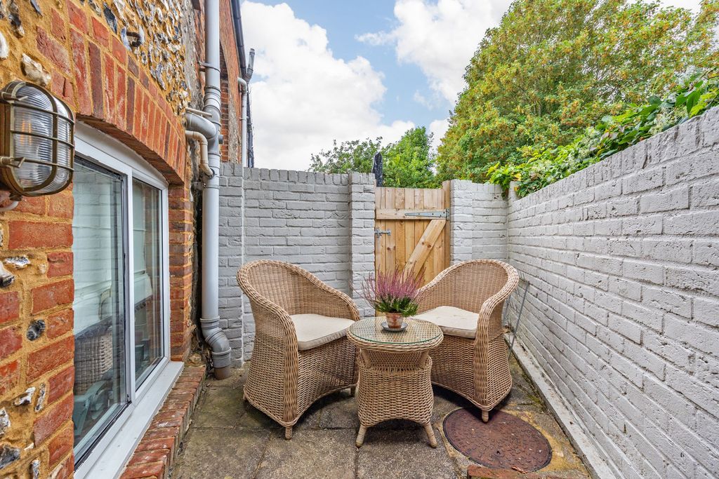Property photo 3 of 10