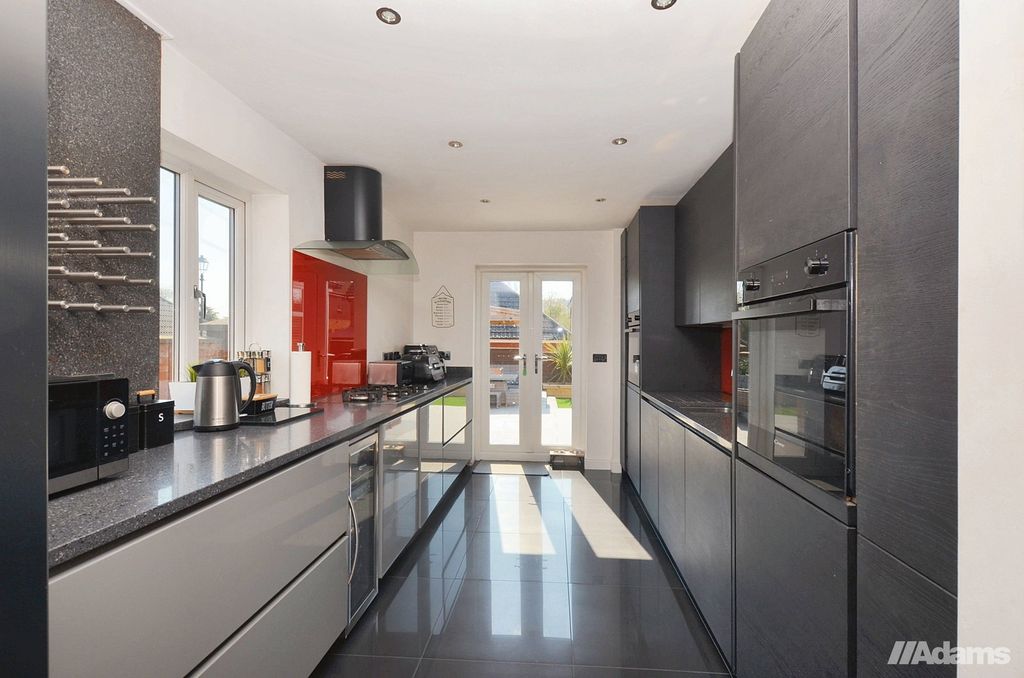 Property photo 2 of 43