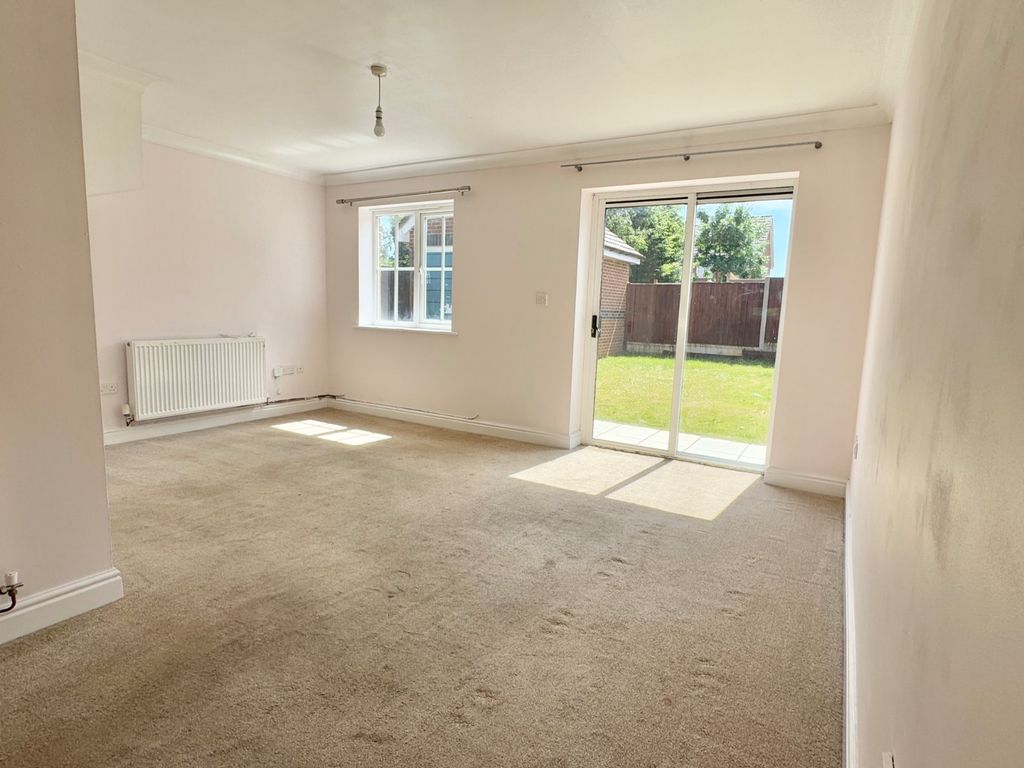 Property photo 3 of 13 Living Room