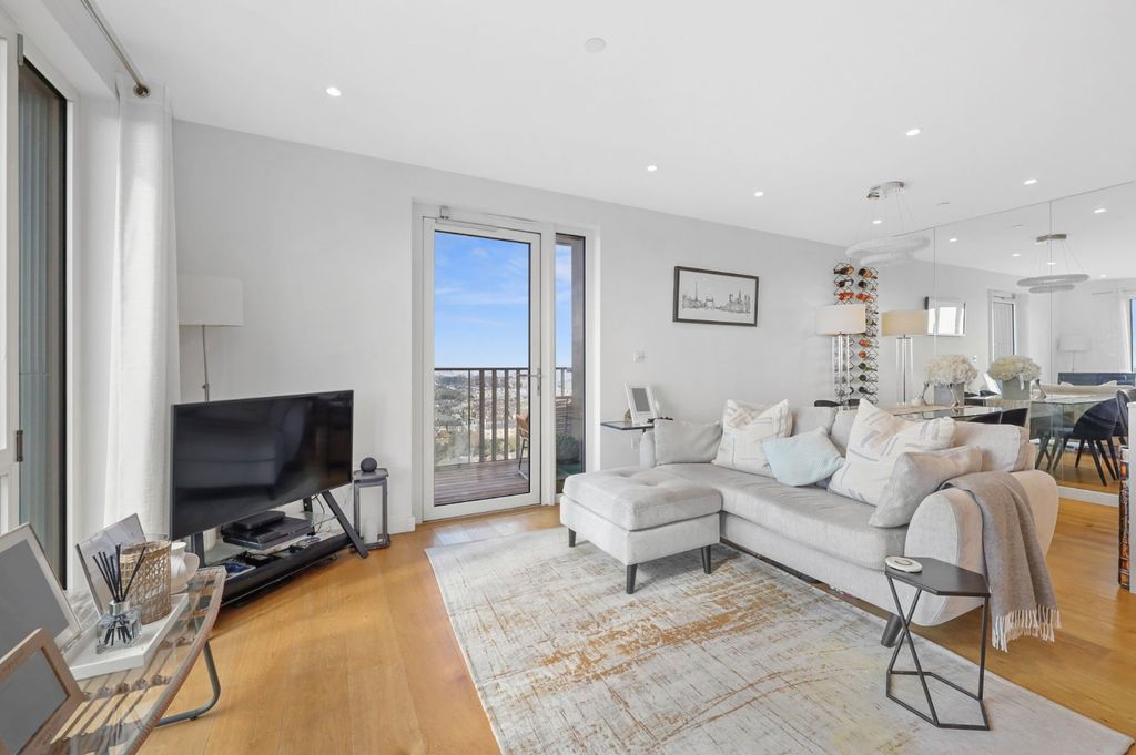 Property photo 2 of 28