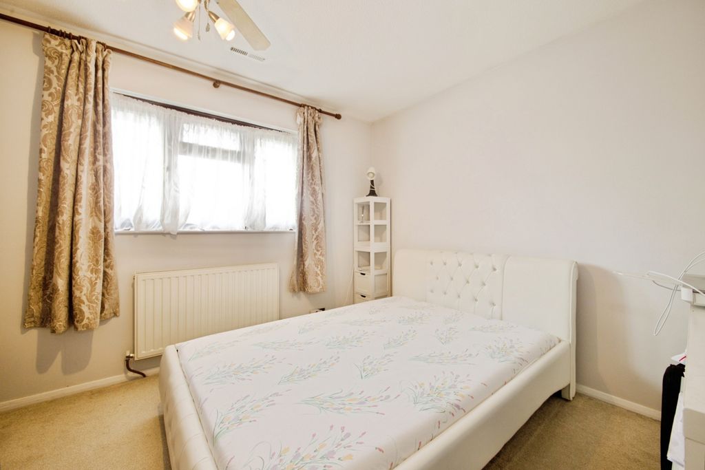 Property photo 3 of 10 Photo