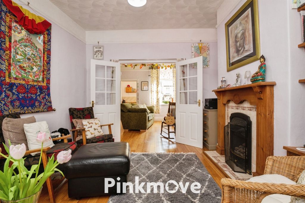 Property photo 3 of 18