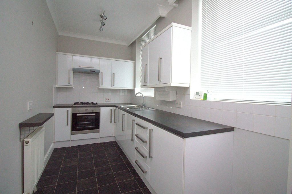 Property photo 2 of 8 Kitchen