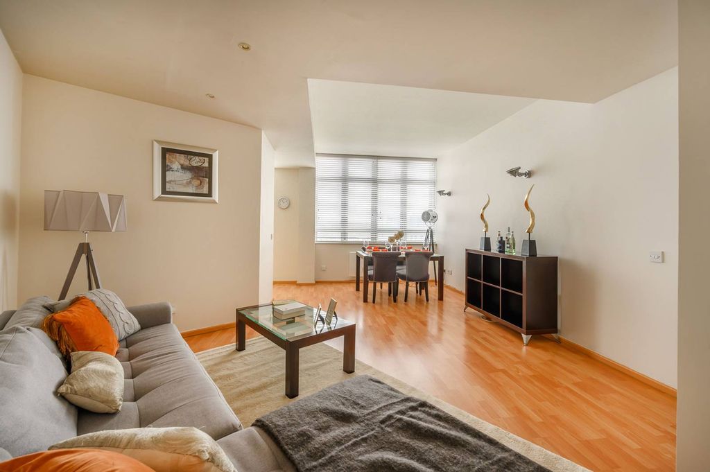 Property photo 2 of 5