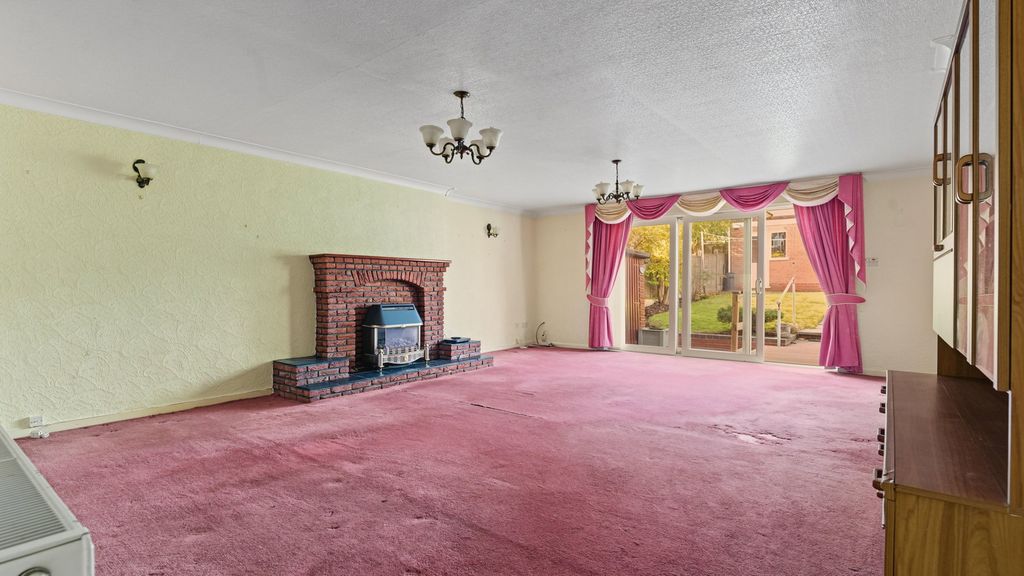 Property photo 2 of 21