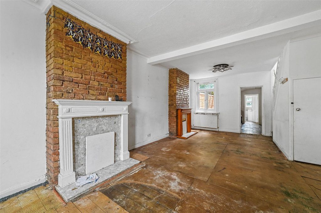 Property photo 3 of 19 Picture No. 16