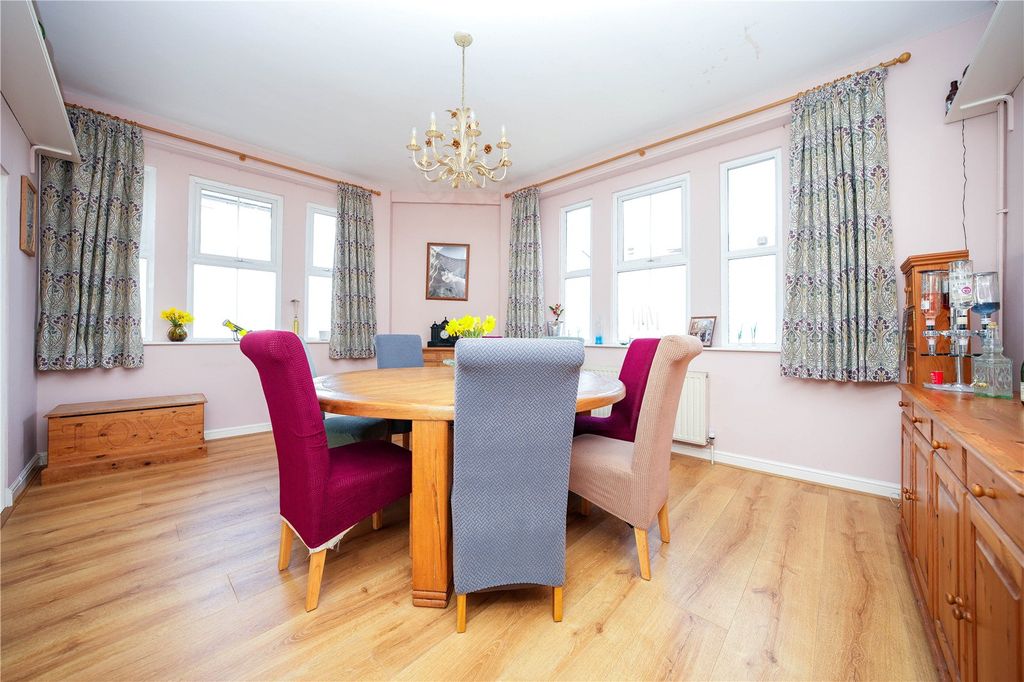 Property photo 3 of 18 Dining Room