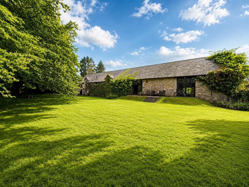 Property photo 1 of 22 B108C5F9-CE06-461D-948A-2Da26C843Fdf.Png