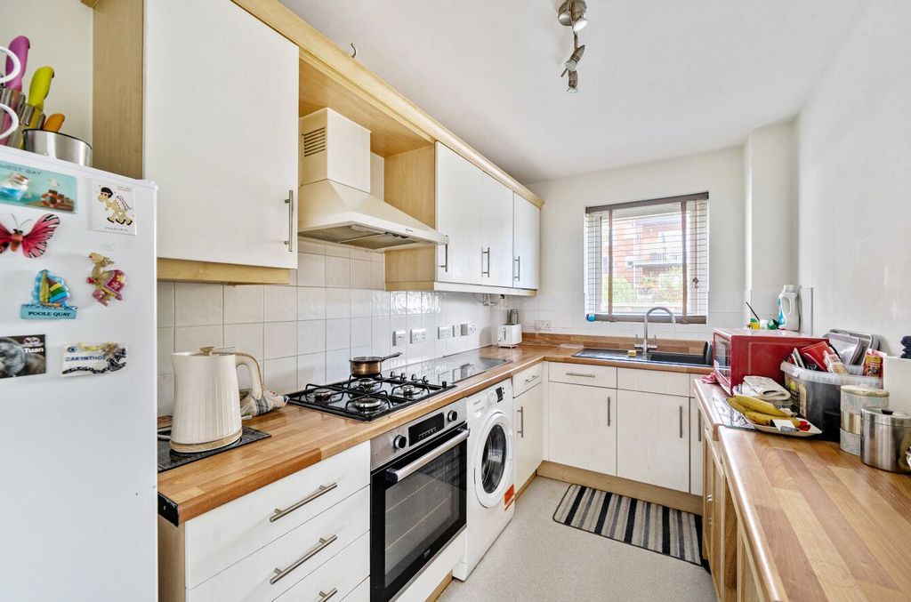 Property photo 3 of 9 1370892-6-68Fa0E7...