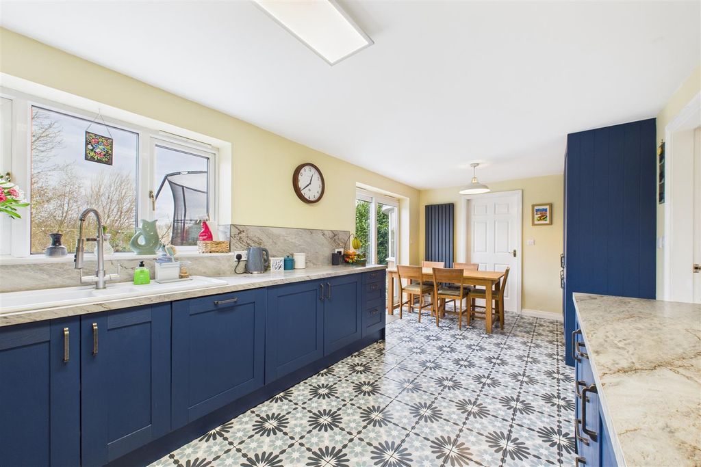 Property photo 3 of 23 Kitchen Diner