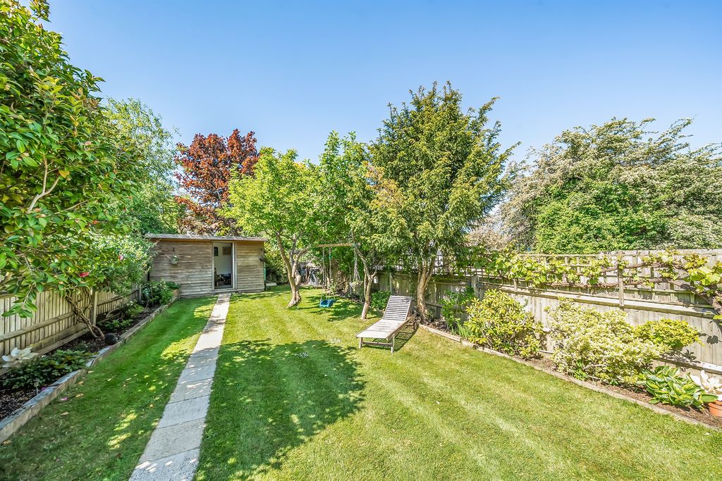Property photo 3 of 12