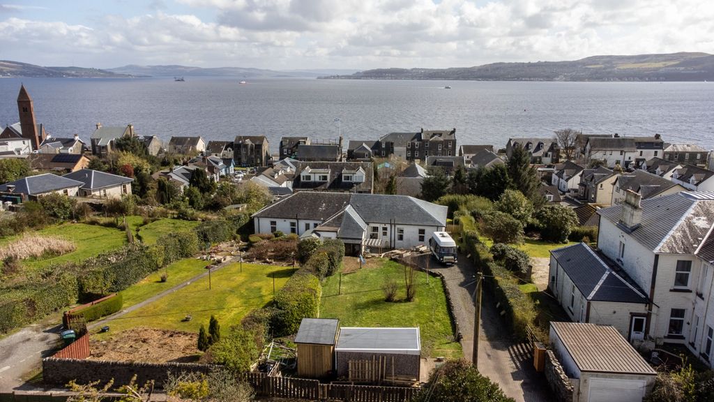 Property photo 1 of 35 5054480