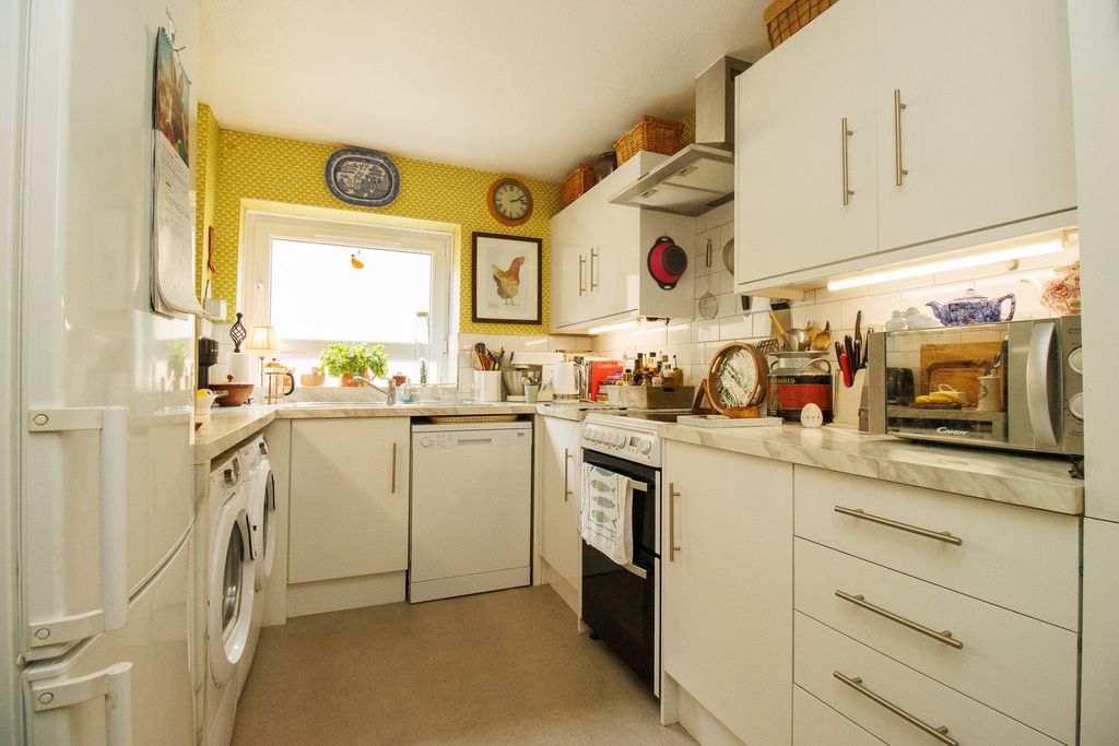 Additional image 5 of 3 bed flat for saleMelville Court, Filey YO14