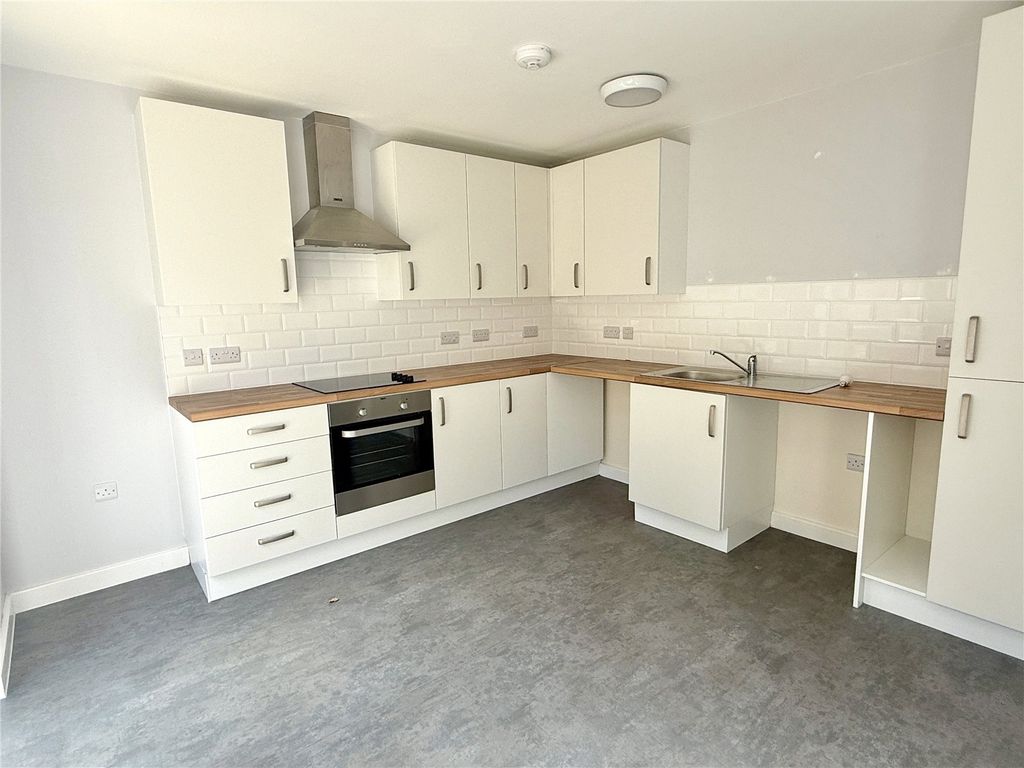 Property photo 3 of 8 Picture No. 14