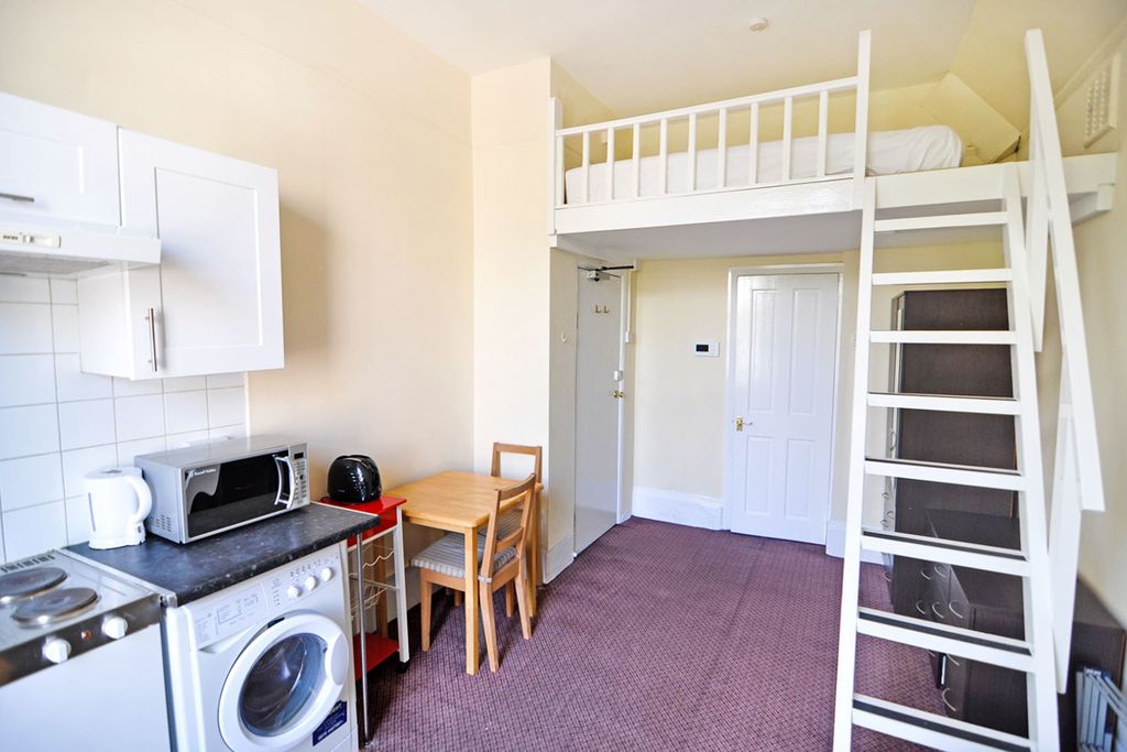 Property photo 1 of 6 Studio To Rent