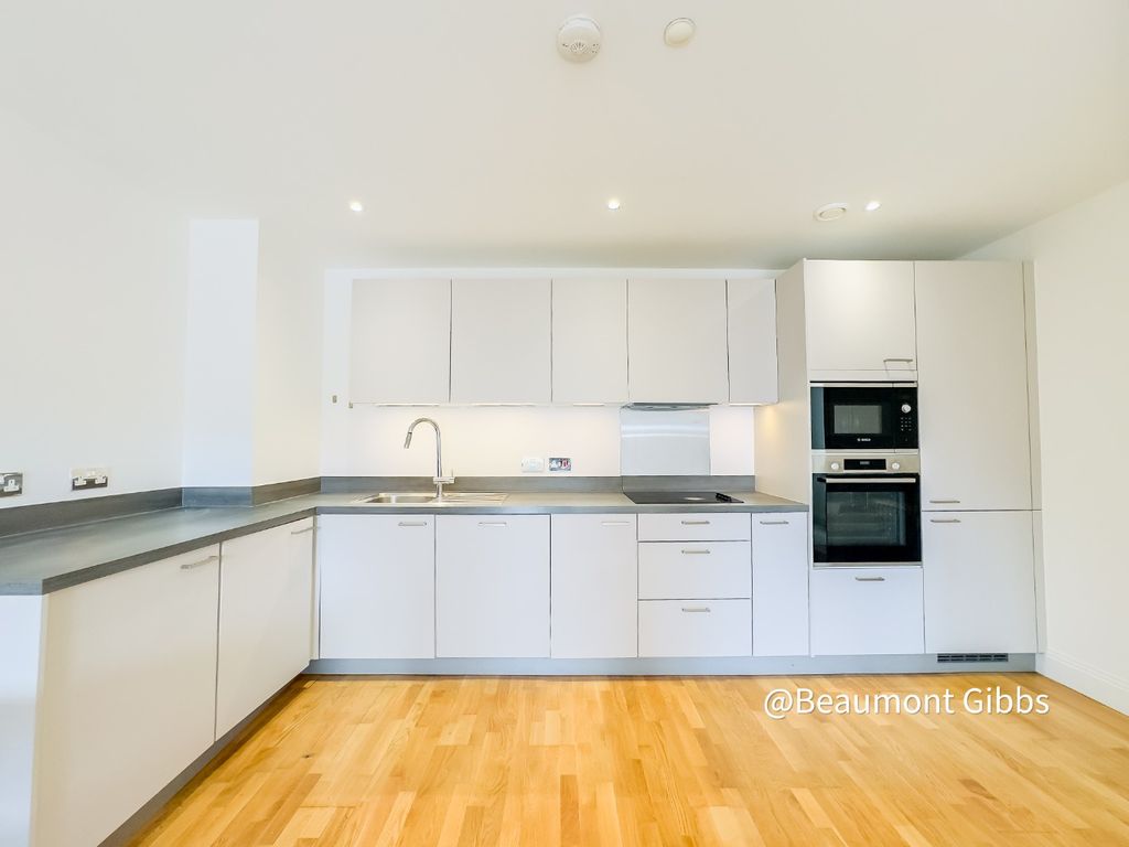Property photo 2 of 14 824923