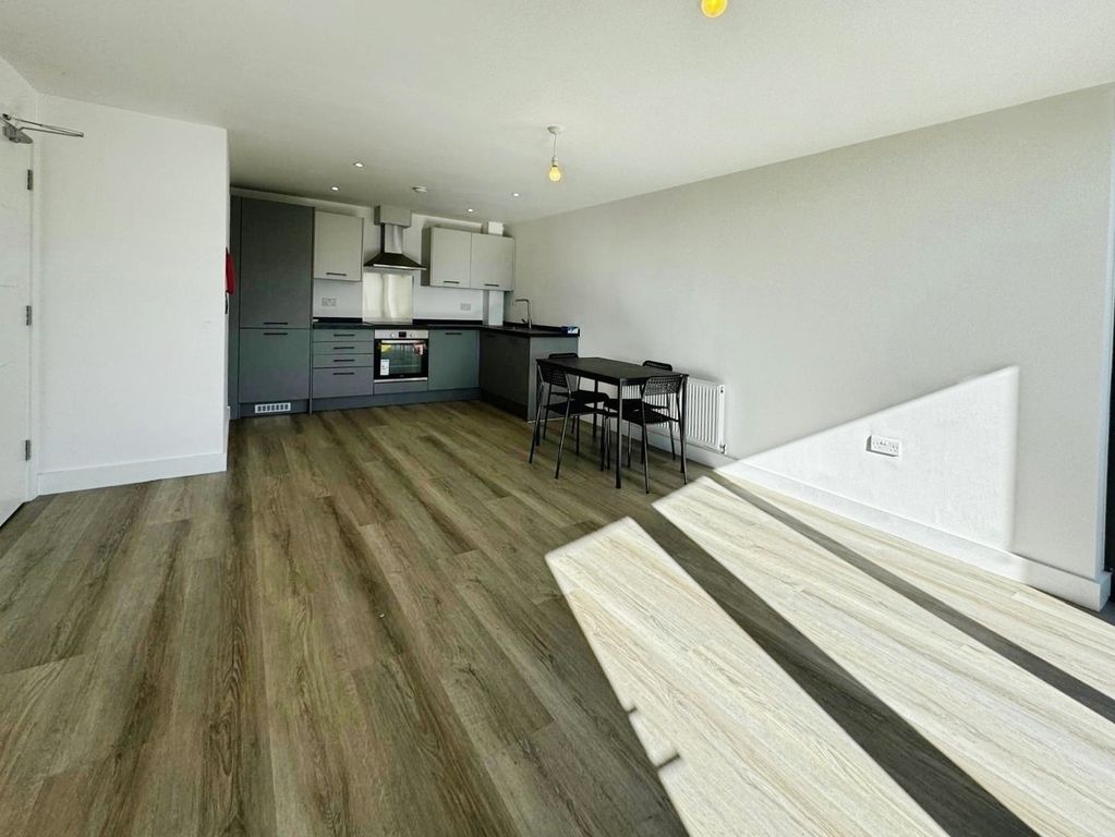Property photo 3 of 10 Pbox-Img.Jpg