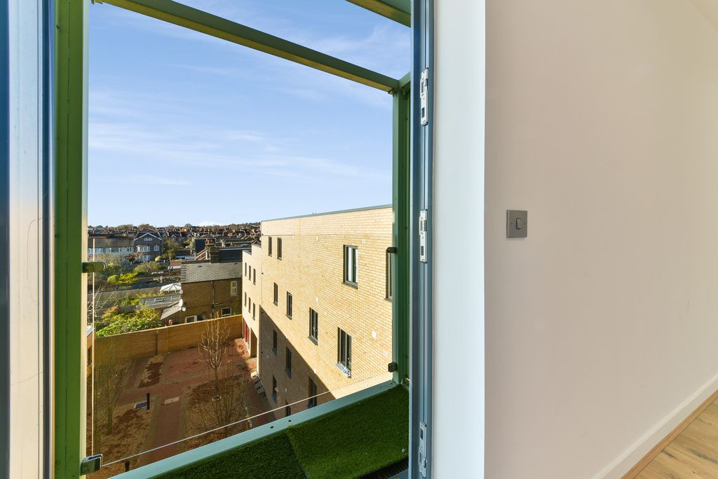 Property photo 3 of 6