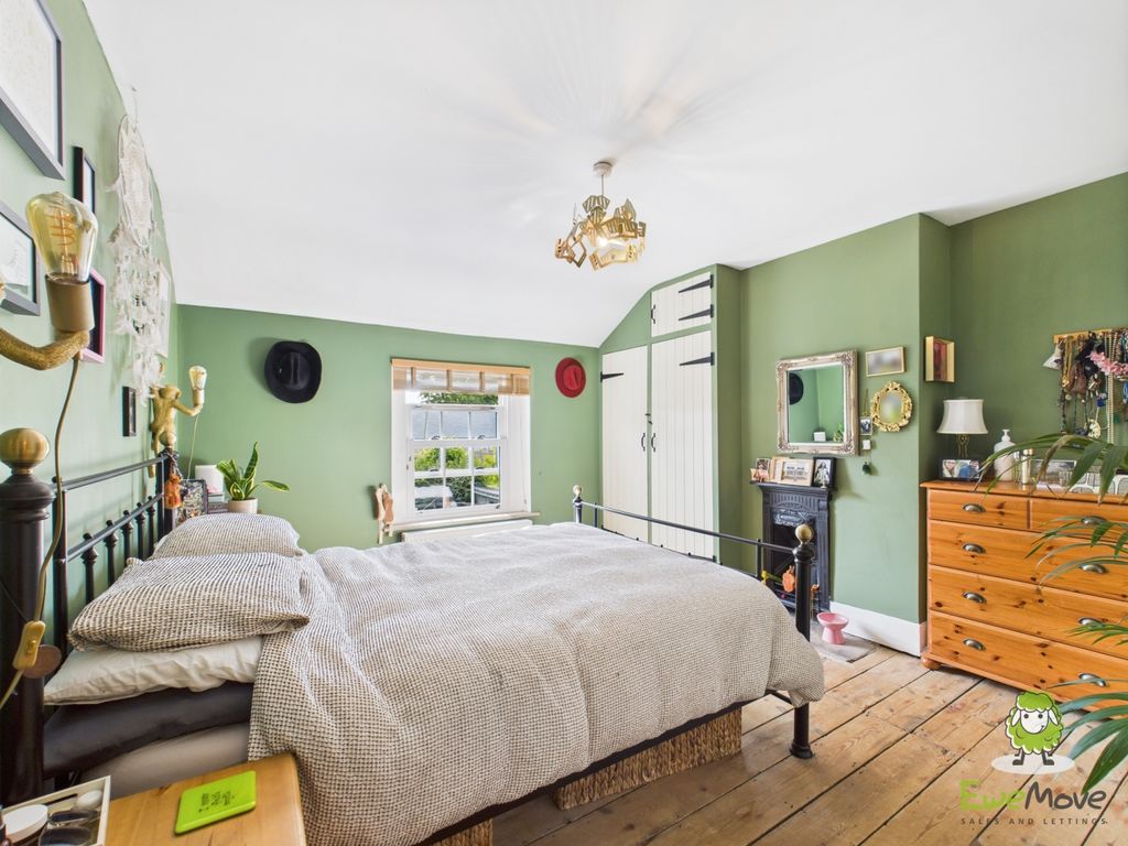 Property photo 2 of 18 2