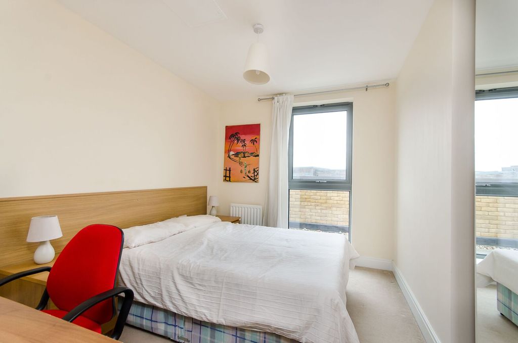 Property photo 2 of 12