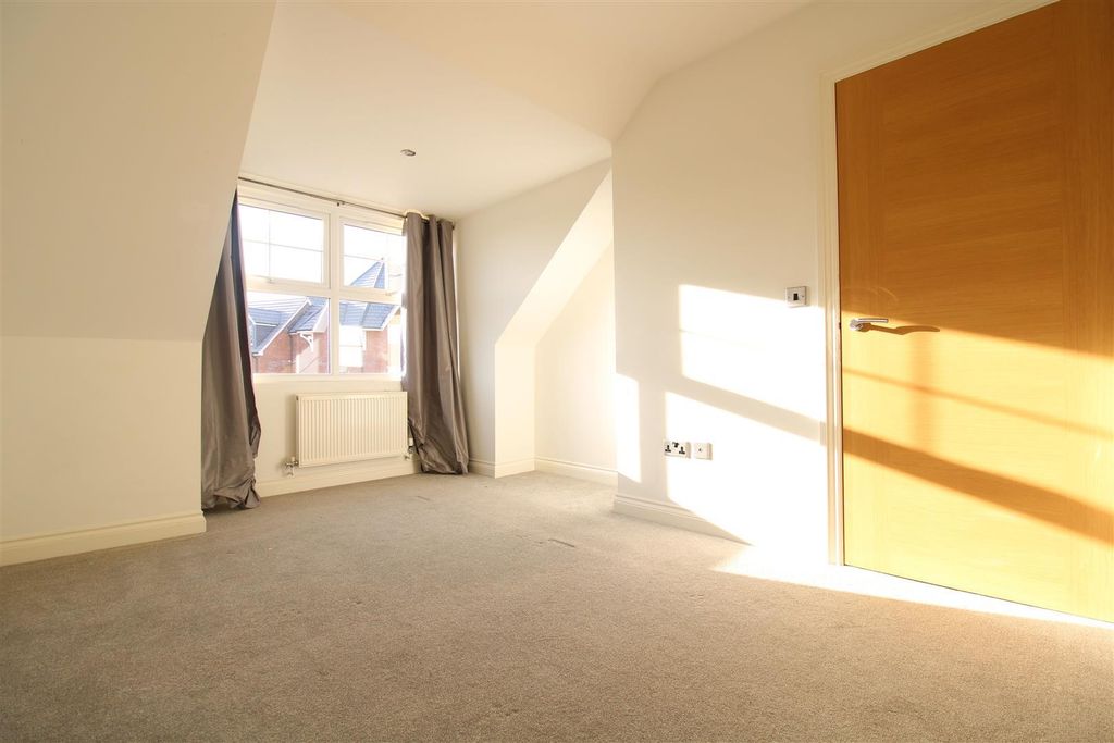 Property photo 2 of 4 Mulberry Mews