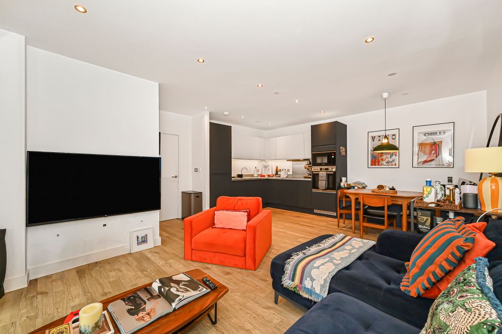 Property photo 3 of 18 201-Therm-Court (8)
