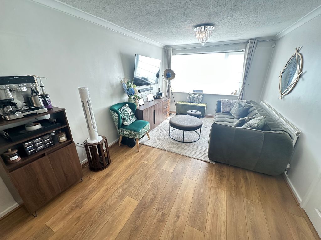 Property photo 2 of 13 5436601