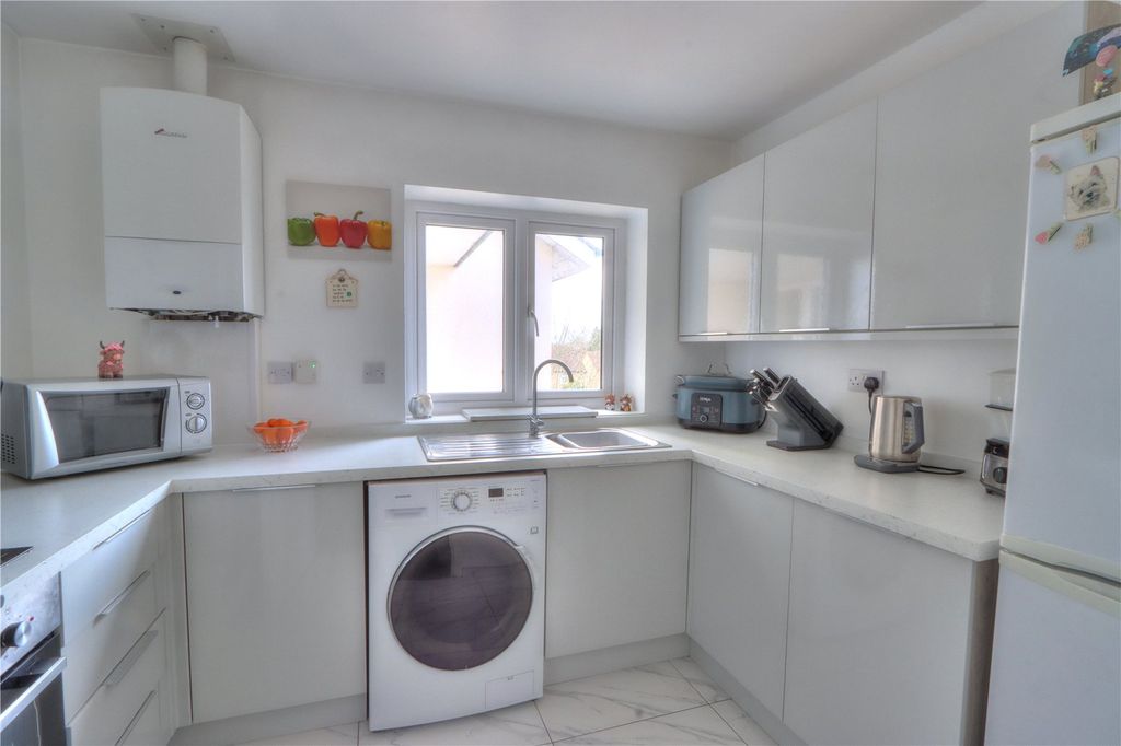 Property photo 3 of 8 Picture No. 06