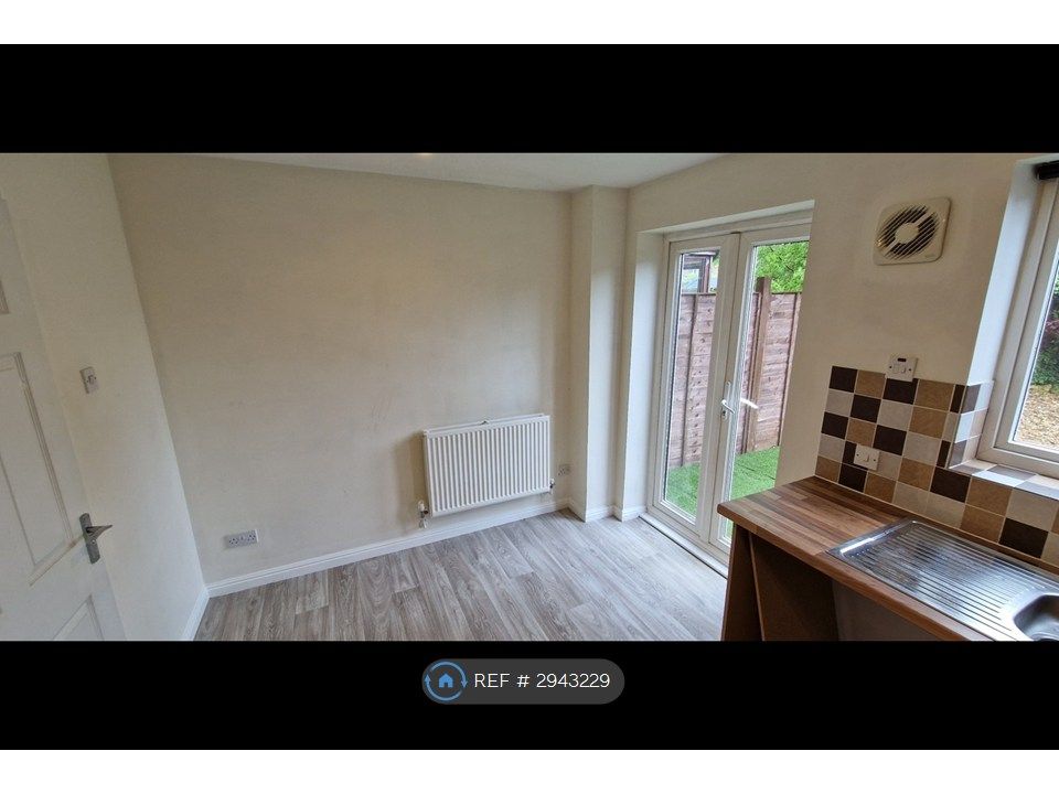Property photo 3 of 9 Dining Area