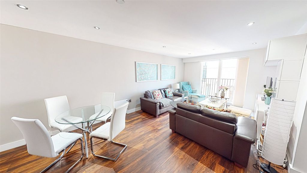 Property photo 3 of 16 Picture No. 02