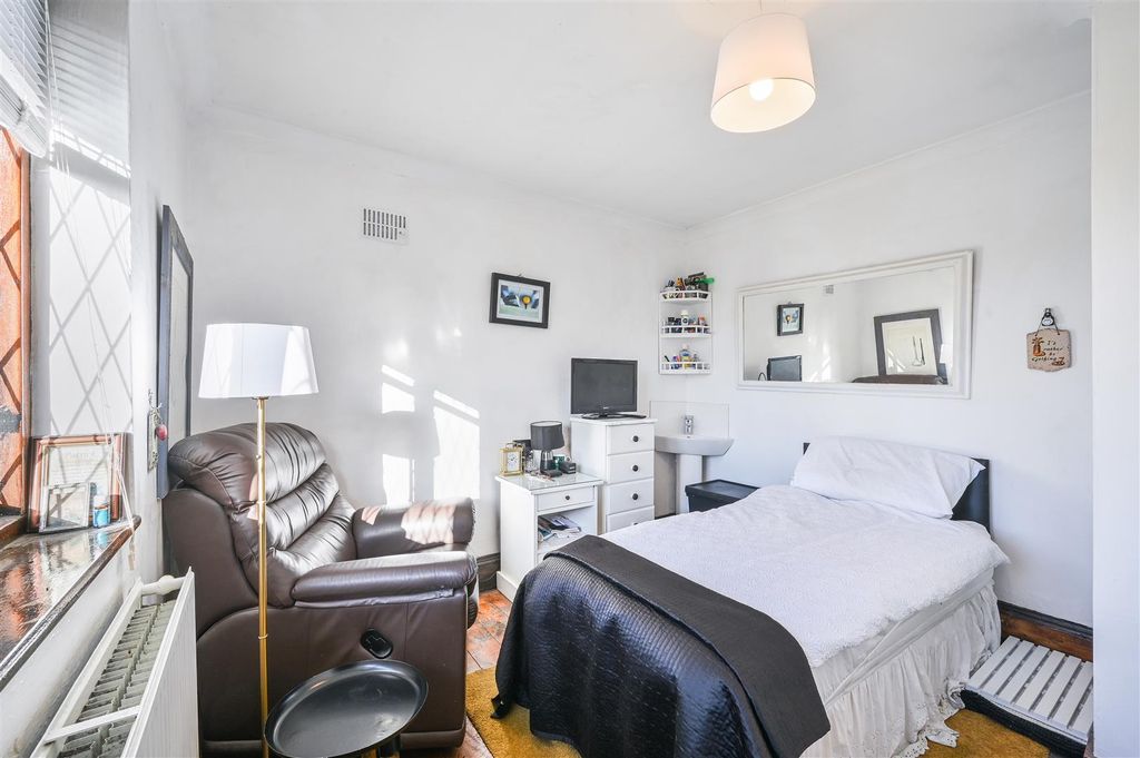 Additional image 23 of 6 bed detached house for saleLongdown Lane North, Epsom KT17