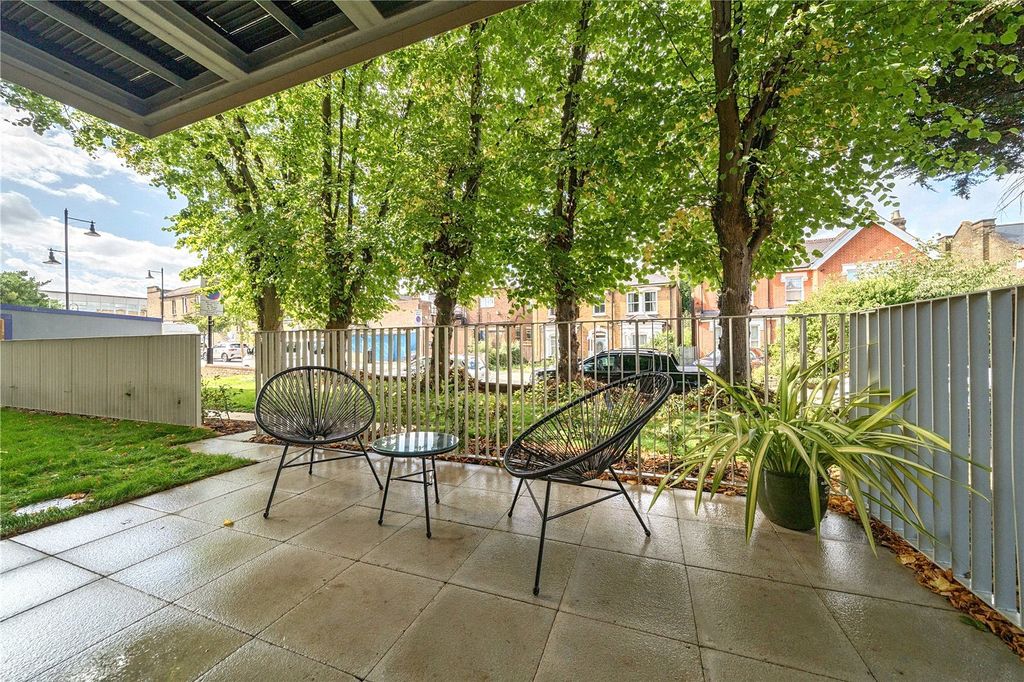 Property photo 2 of 12 Picture No. 11