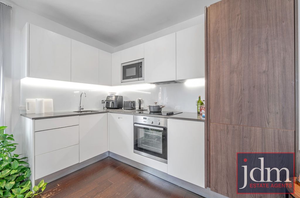 Property photo 3 of 8 B98c1Aea-A983-4B2...