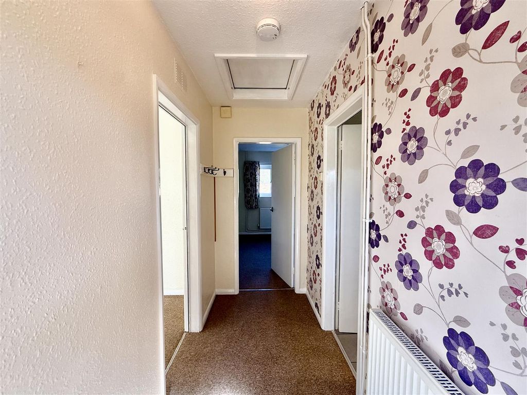 Property photo 2 of 13 2