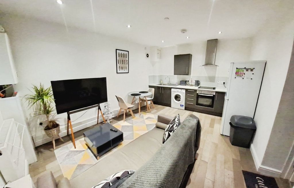 Property photo 2 of 9 Balcony