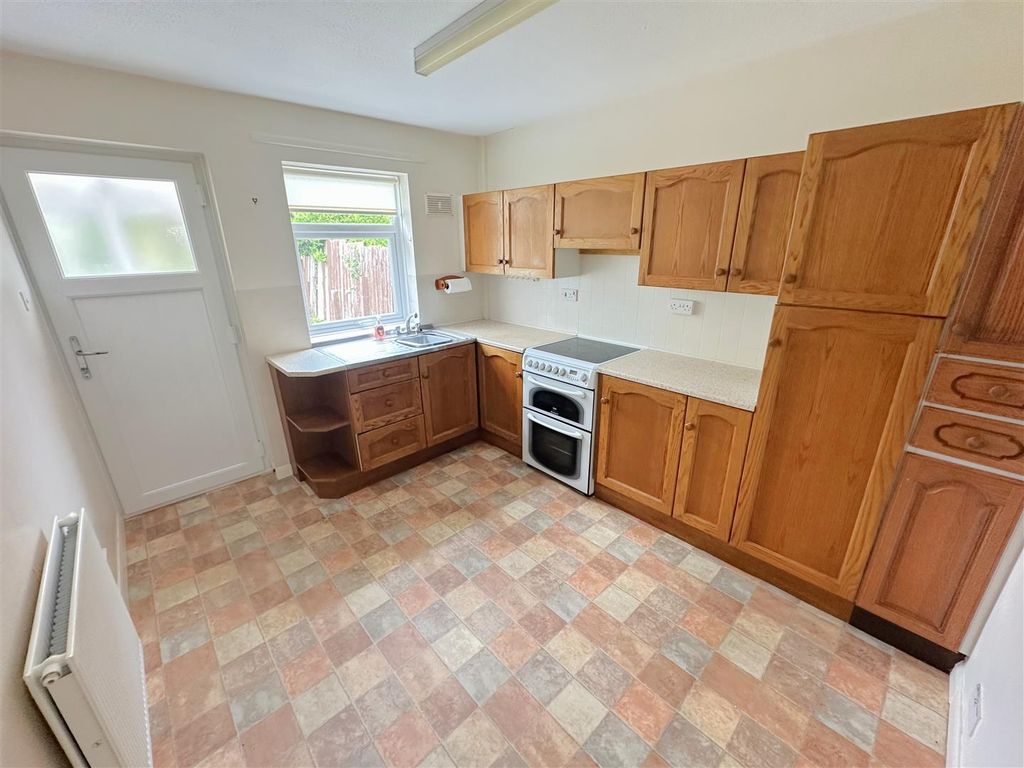 Property photo 2 of 20 Breakfast Kitchen