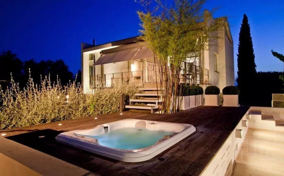Property photo 3 of 9
