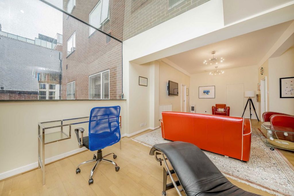 Property photo 3 of 11