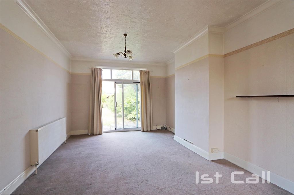 Property photo 3 of 15 Dining Area