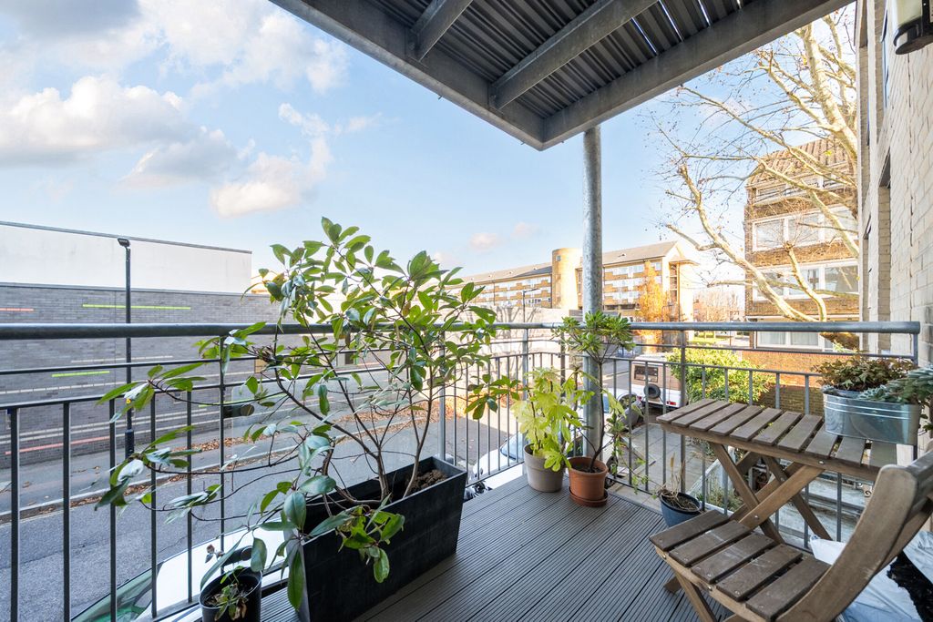 Property photo 3 of 13 Balcony