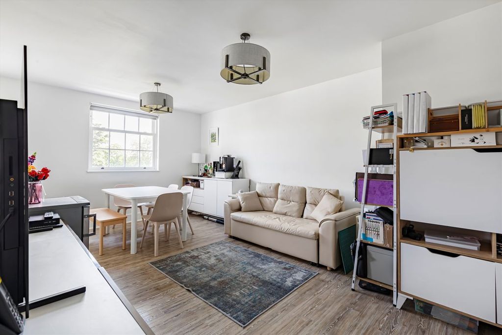 Property photo 3 of 8