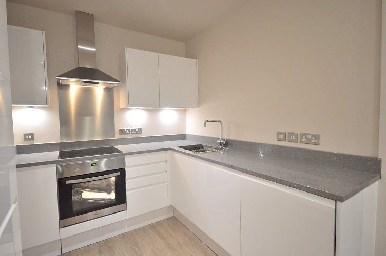Property photo 1 of 5 Kitchen (Main)