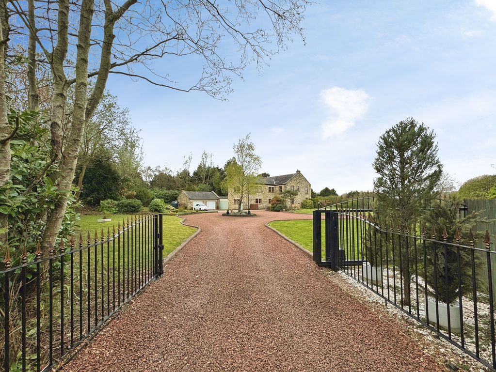 Property photo 1 of 35 Photo 12