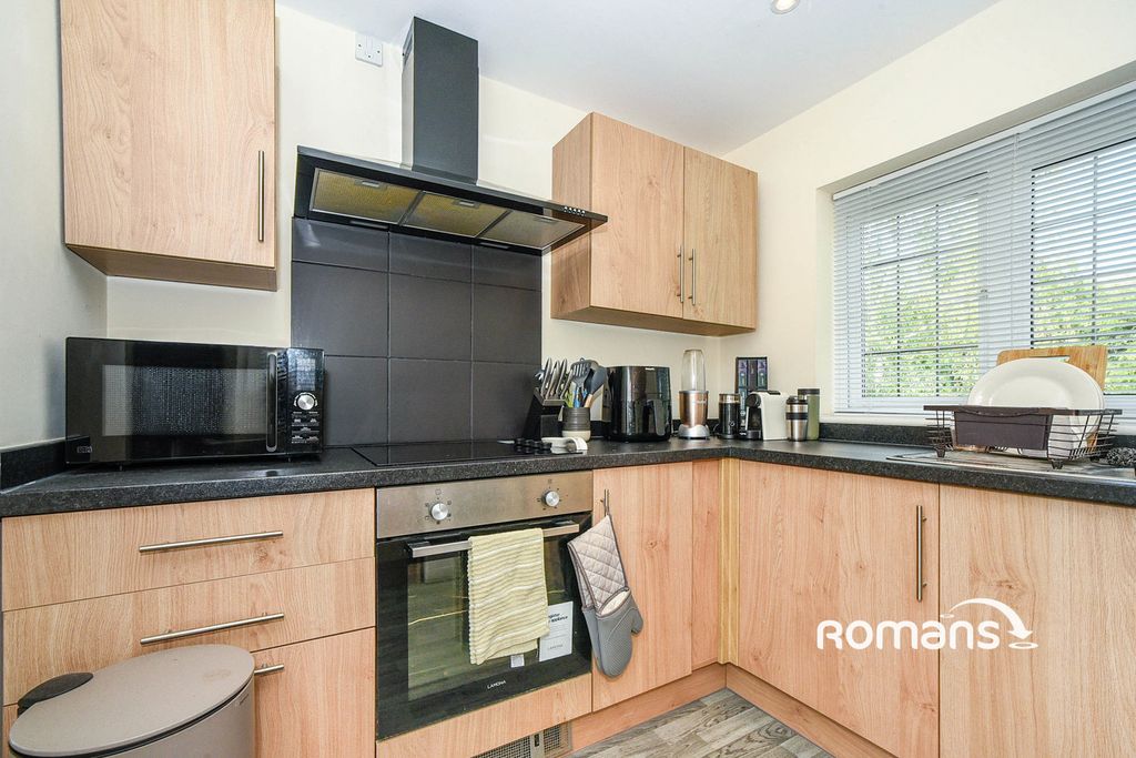 Property photo 2 of 10 Photo