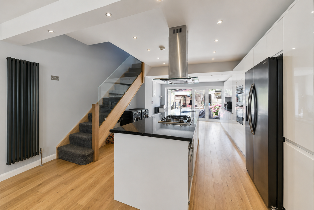 Property photo 2 of 10 6F2E527E-4F99-4Fea-8773-Bfa46102c45d