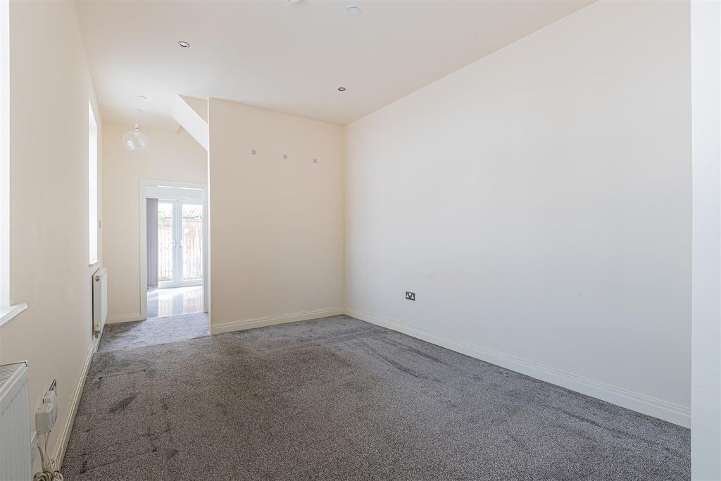 Property photo 2 of 10 Rawden Place 1, 2-16.Jpg