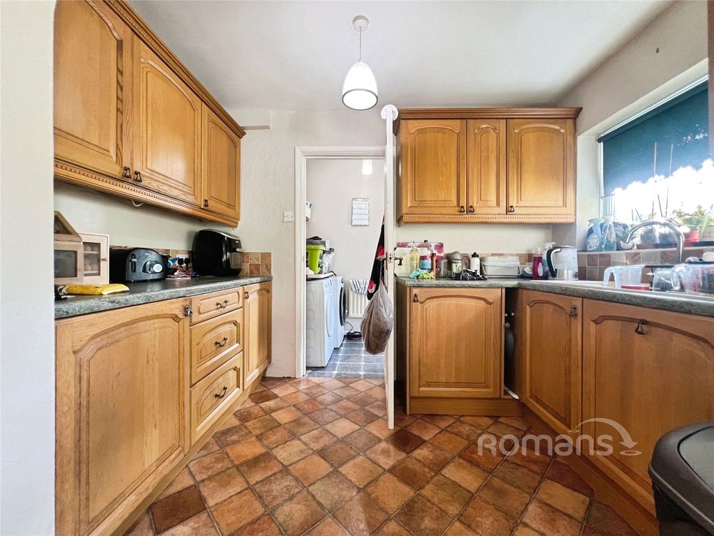 Property photo 2 of 18 Picture No. 14